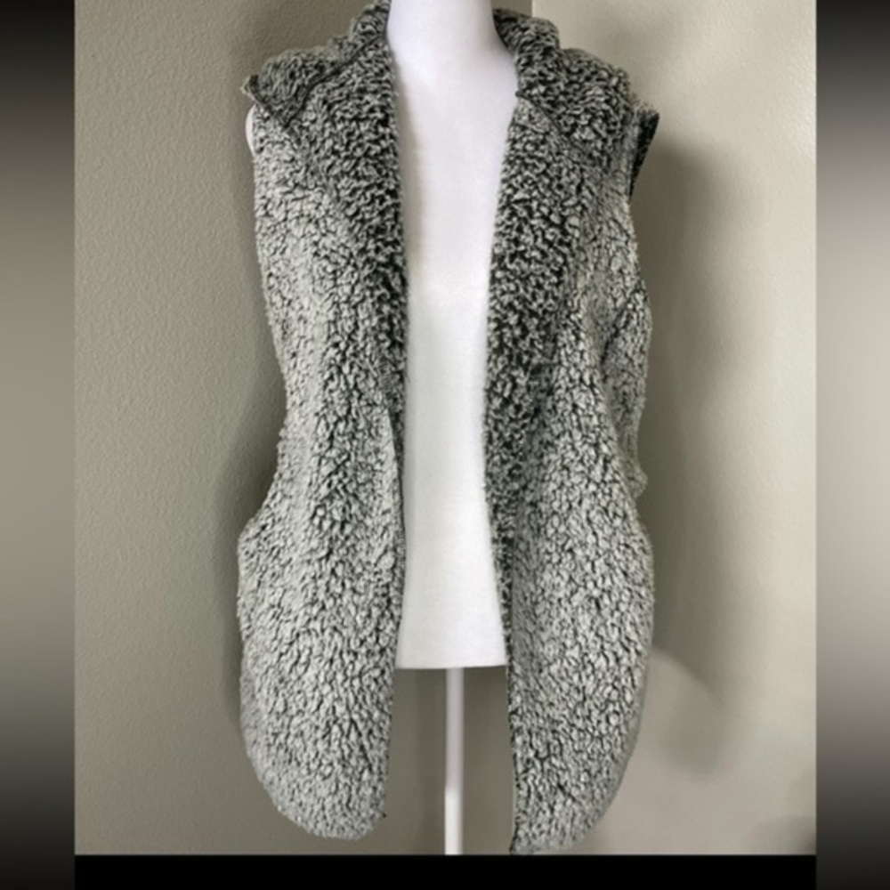 Love tree hooded vest faux fur, Small